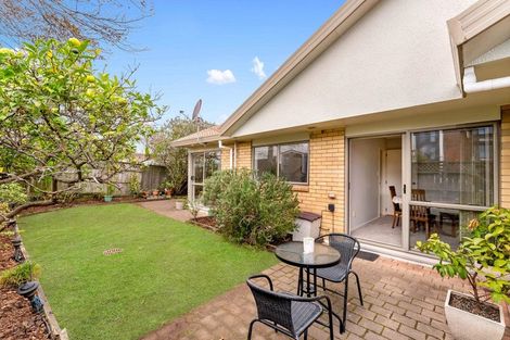 Photo of property in 1/238 Botany Road, Golflands, Auckland, 2013