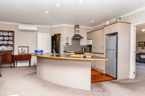 Photo of property in 35 Mcphee Street, Dannevirke, 4930