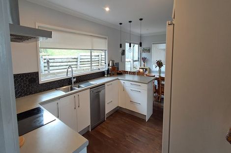 Photo of property in 15 Mile Place, Henderson, Auckland, 0612
