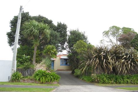 Photo of property in 28 Wairau Road, Oakura, 4314