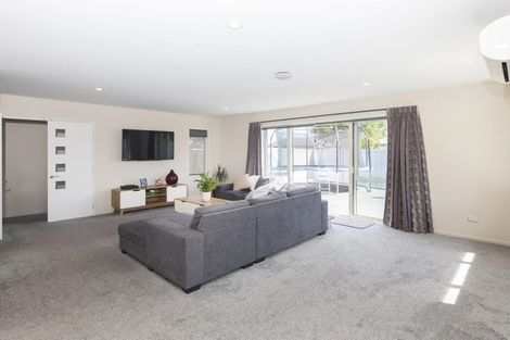Photo of property in 6 Little Oaks Drive, Yaldhurst, Christchurch, 8042