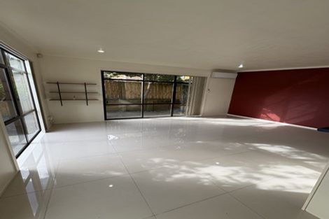 Photo of property in 2a Charlenne Close, Ranui, Auckland, 0612