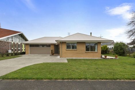 Photo of property in 17 Johnson Street, Bulls, 4818