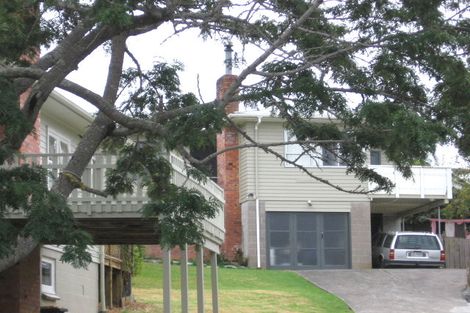 Photo of property in 8 Packham Place, Beach Haven, Auckland, 0626