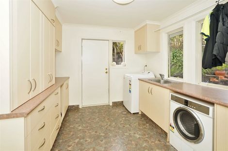 Photo of property in 16 Tironui Terrace, Western Heights, Hamilton, 3200