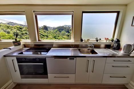 Photo of property in 77 Durham Street, Brooklyn, Wellington, 6021