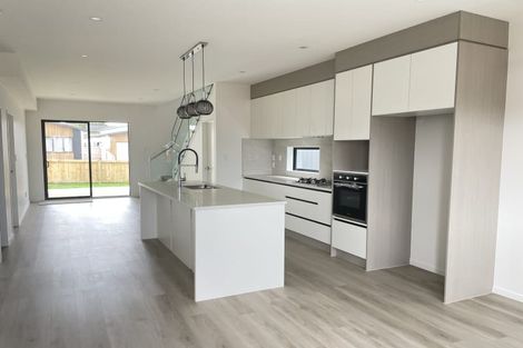 Photo of property in 13 Farranfore Road, Opaheke, Papakura, 2113