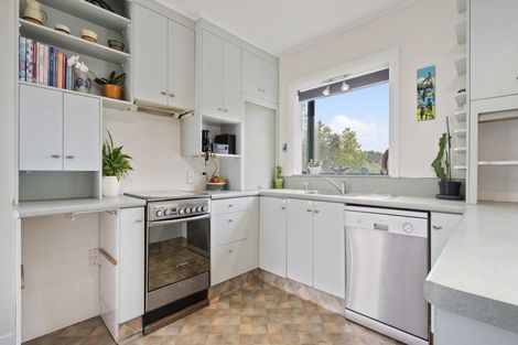 Photo of property in 98a Mangorei Road, Strandon, New Plymouth, 4312