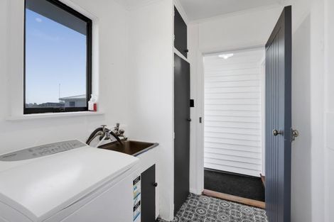 Photo of property in 4923 South Road, Opunake, 4681