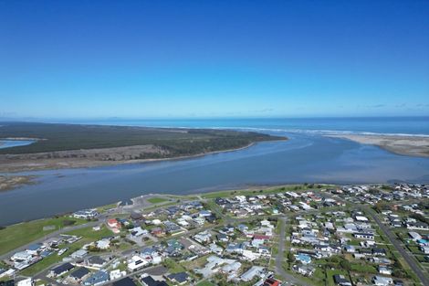 Photo of property in 1 Hartley Street, Foxton Beach, Foxton, 4815