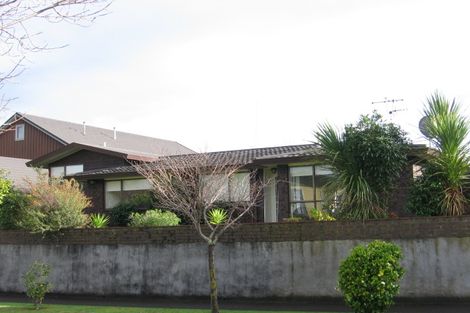 Photo of property in 4 Redwood Grove, Hokowhitu, Palmerston North, 4410