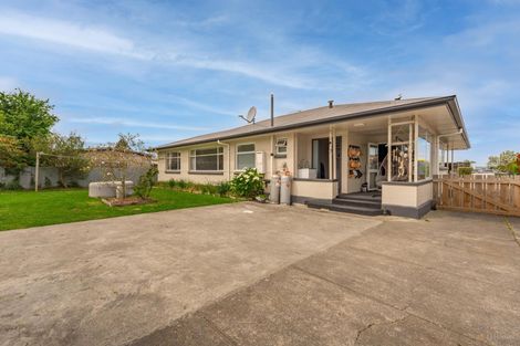 Photo of property in 30 Timaru Road, Waimate, 7924
