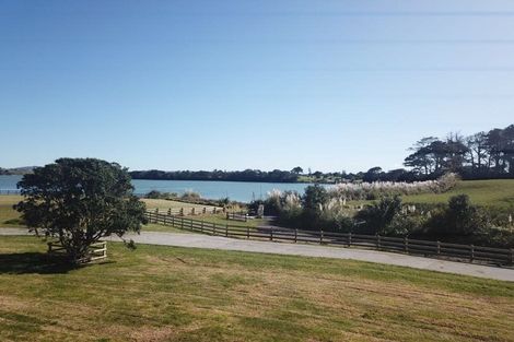 Photo of property in 17 Goble Road, Clarks Beach, 2679