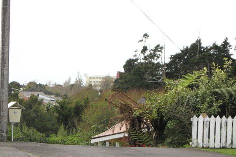 Photo of property in 42 Omata Road, Marfell, New Plymouth, 4310