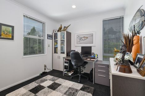 Photo of property in 24 Tupara Crescent, Kawaha Point, Rotorua, 3010