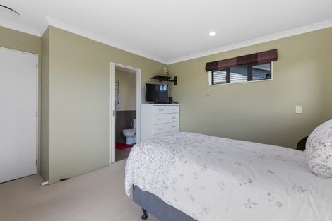 Photo of property in 59 Karamea Street, Whalers Gate, New Plymouth, 4310