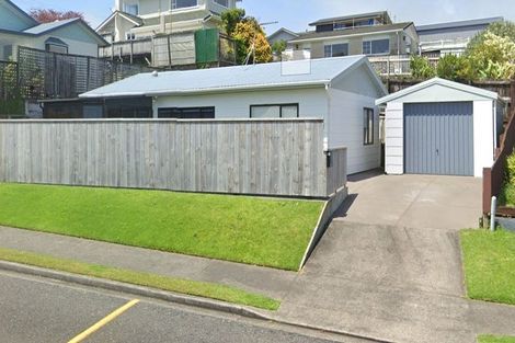 Photo of property in 68 Waiwaka Terrace, Strandon, New Plymouth, 4312