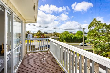 Photo of property in 1/323 Triangle Road, Massey, Auckland, 0614