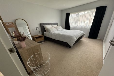 Photo of property in 42 Edgecombe Street, Newlands, Wellington, 6037