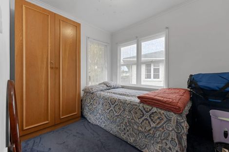 Photo of property in 48 Sutton Crescent, Papakura, 2110