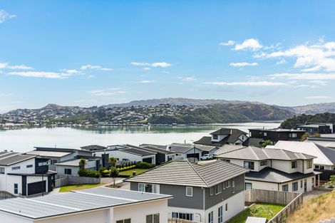 Photo of property in 16a Okupe Grove, Aotea, 5024