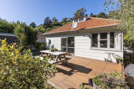 Photo of property in 2 Main Street, Hospital Hill, Napier, 4110