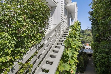 Photo of property in 2 Overtoun Terrace, Hataitai, Wellington, 6021