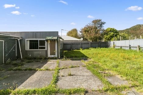 Photo of property in 5 Ngaio Street, Wainuiomata, Lower Hutt, 5014