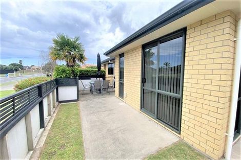 Photo of property in 734 Gloucester Road, Papamoa Beach, Papamoa, 3118