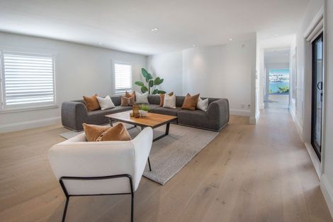 Photo of property in 31a Stanley Point Road, Stanley Point, Auckland, 0624