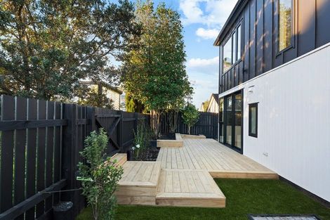 Photo of property in 1b Maxwelton Drive, Mairangi Bay, Auckland, 0630