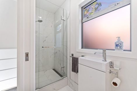 Photo of property in 54 Waiwera Road, Waiwera, Orewa, 0994