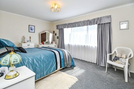 Photo of property in 23 Seaward Place, Wattle Downs, Auckland, 2103