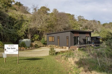 Photo of property in 10 Bute Street, Moeraki, 9482