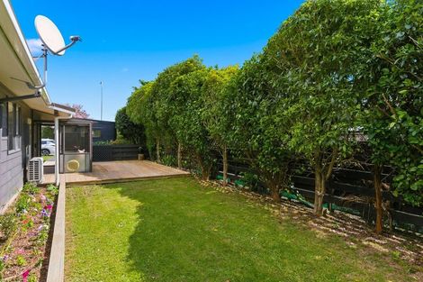 Photo of property in 27 Oriwa Street, Waikanae, 5036