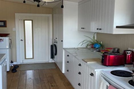 Photo of property in 19 Toi Street, Otaki Beach, Otaki, 5512