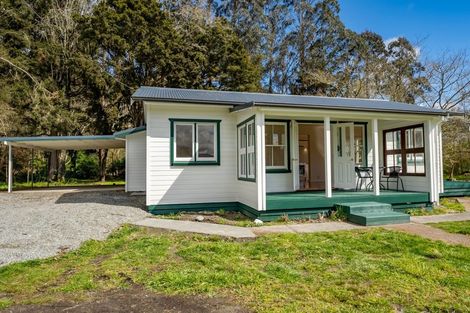 Photo of property in 5 Stock Road, Murchison, 7007