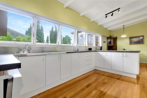 Photo of property in 6 Alwyn Avenue, Te Atatu South, Auckland, 0610