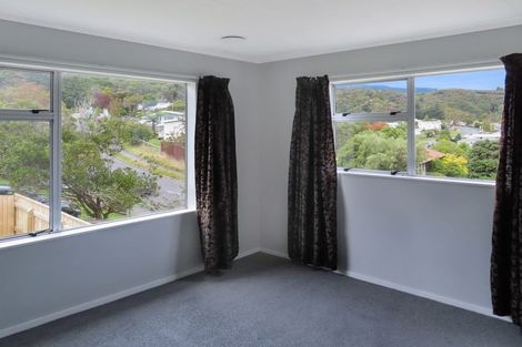 Photo of property in 118 Norana Road, Timberlea, Upper Hutt, 5018
