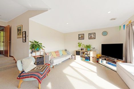 Photo of property in 16a Parklands Drive, Karori, Wellington, 6012