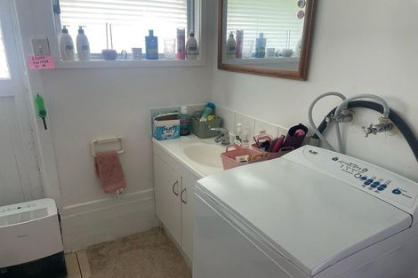 Photo of property in 2/119 Carlisle Road, Northcross, Auckland, 0632