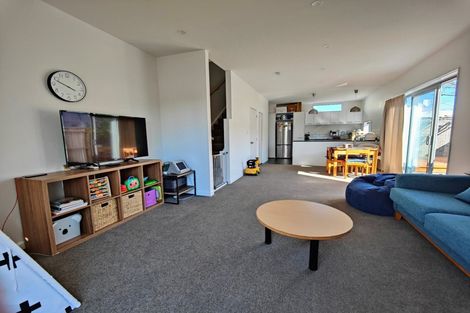 Photo of property in 10 Handyside Street, Tawa, Wellington, 5028