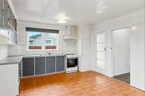 Photo of property in 2 Collingwood Street, Levin, 5510