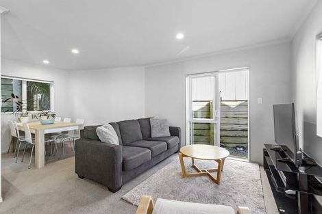 Photo of property in 8/16 Black Rock Road, Newlands, Wellington, 6037