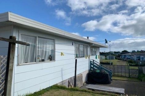 Photo of property in 8 Tainui Street, Castlecliff, Whanganui, 4501