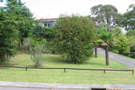 Photo of property in 1/10 Holt Avenue, Torbay, Auckland, 0630