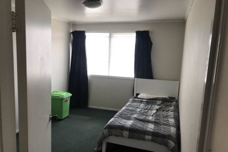 Photo of property in 4 Hereford Street, Te Atatu Peninsula, Auckland, 0610