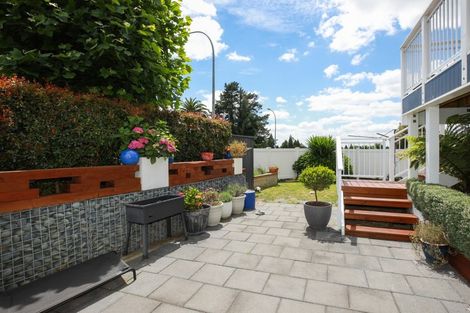 Photo of property in 1 Morrow Avenue, St Andrews, Hamilton, 3200