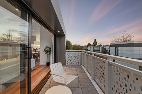 Photo of property in 4/30 Peterborough Street, Christchurch Central, Christchurch, 8013