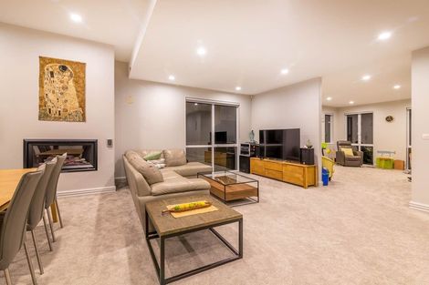 Photo of property in 18 Golden Morning Drive, Albany Heights, Auckland, 0632